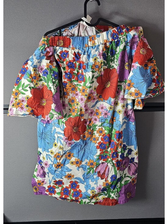 Dresses & Skirts - H&M multicolored floral off-shoulder blouse Size 14 featuring puff sleeves